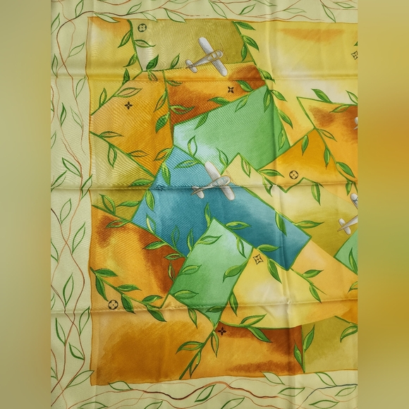 Auth NEW Louis Vuitton Yellow Silk Scarf - Picture 6 of 9